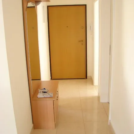 Zarium Apartment *