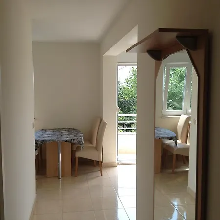Zarium Apartment *