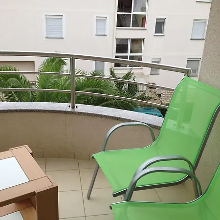 Zarium Apartment *
